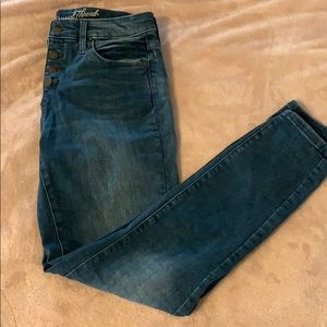 Target’s Universal Thread high rise skinny jeans